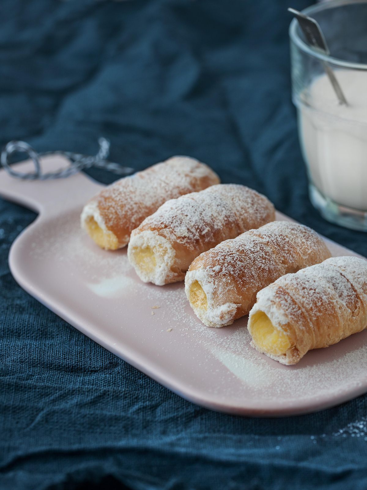 Cannons with pastry cream