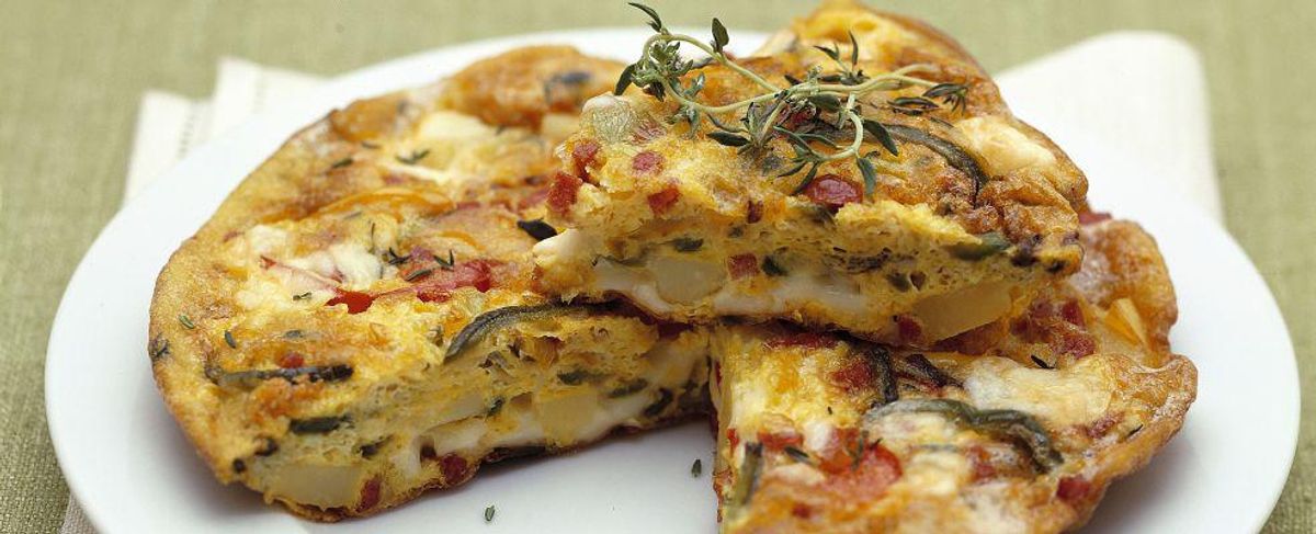 Frittata with spicy sausage and scamorza