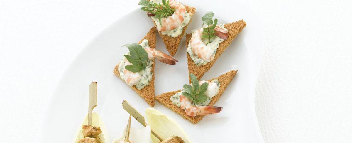 Toasted bread with prawns