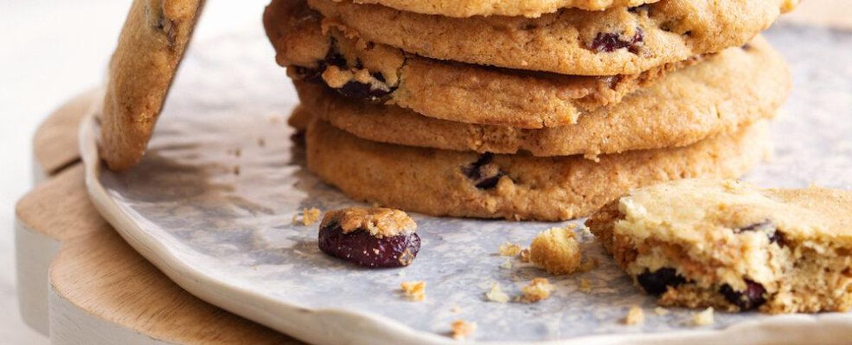 Cranberry & peanut butter cookies