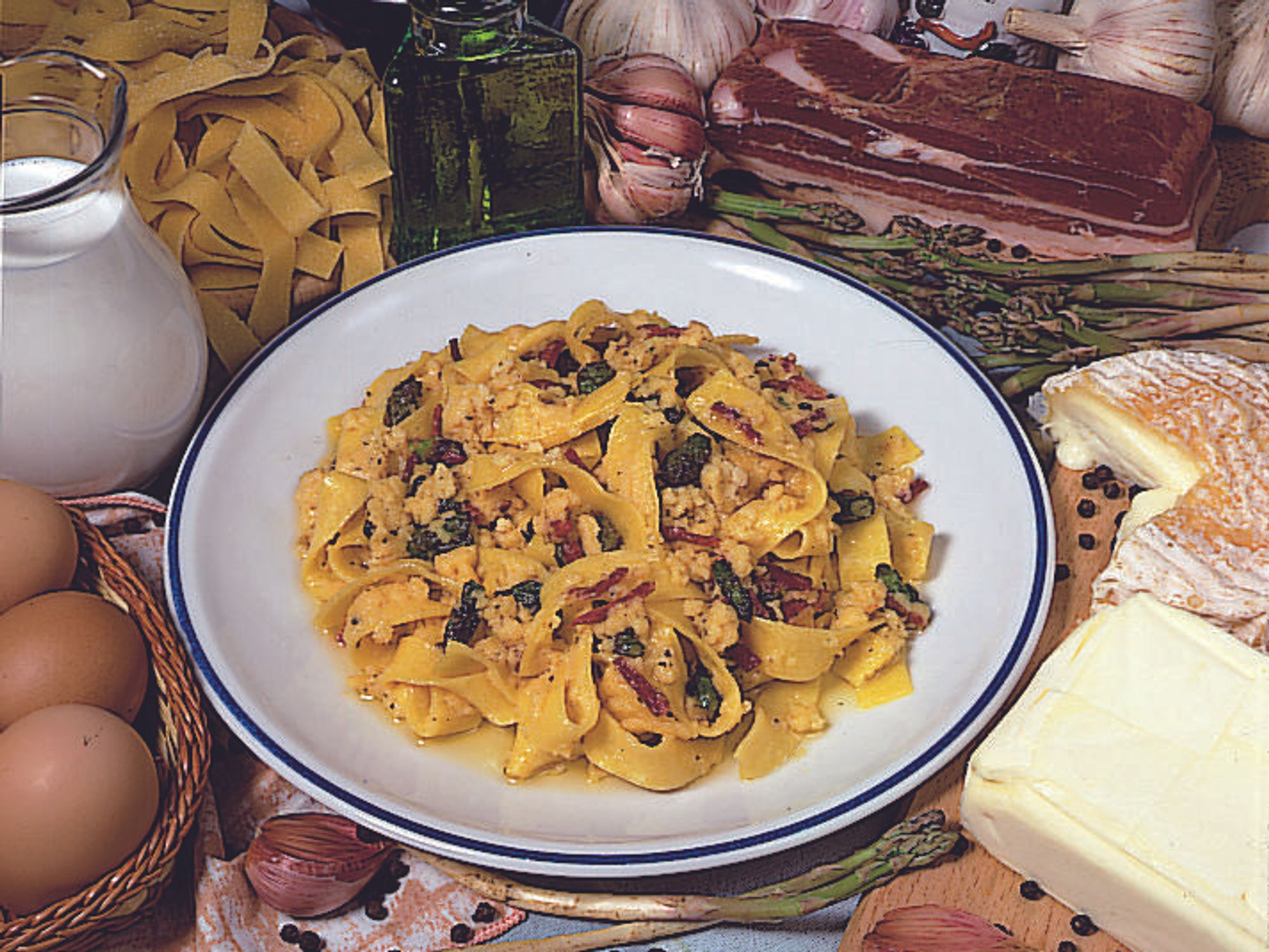 Pasta with cheese and asparaguses