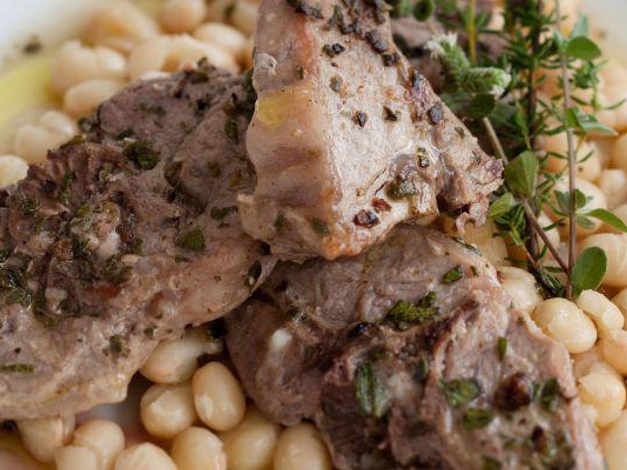 Stewed ribs with beans