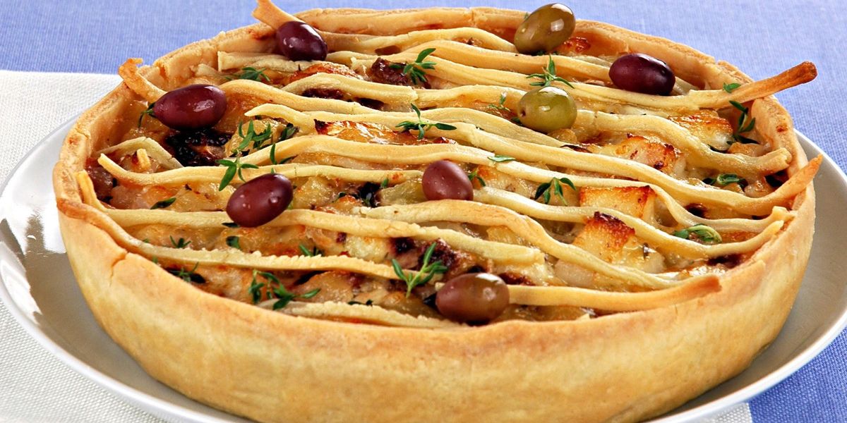 Savory pie with potatoes and olives