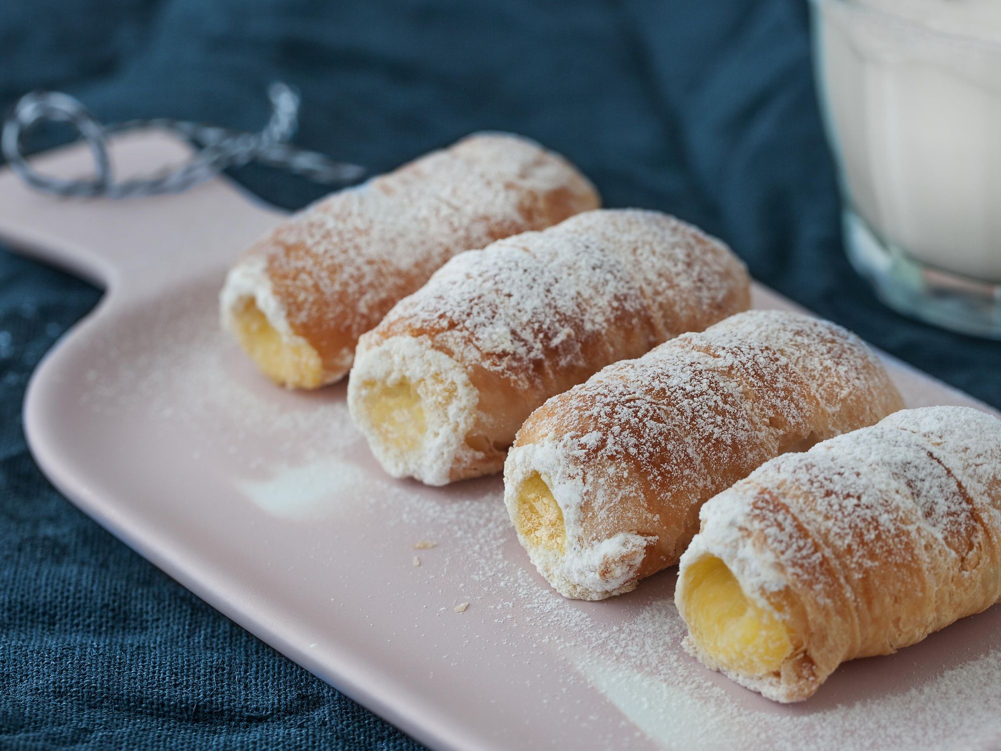 Cannons with pastry cream