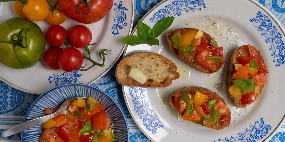 Bruschetta with Tomato and Basil