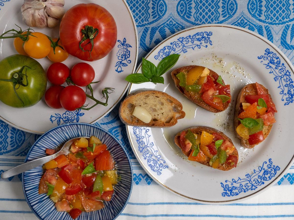 Bruschetta with Tomato and Basil