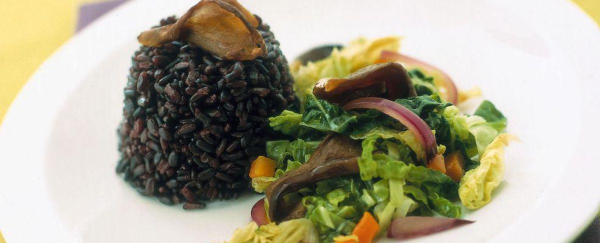 Black rice with stewed savoy cabbage