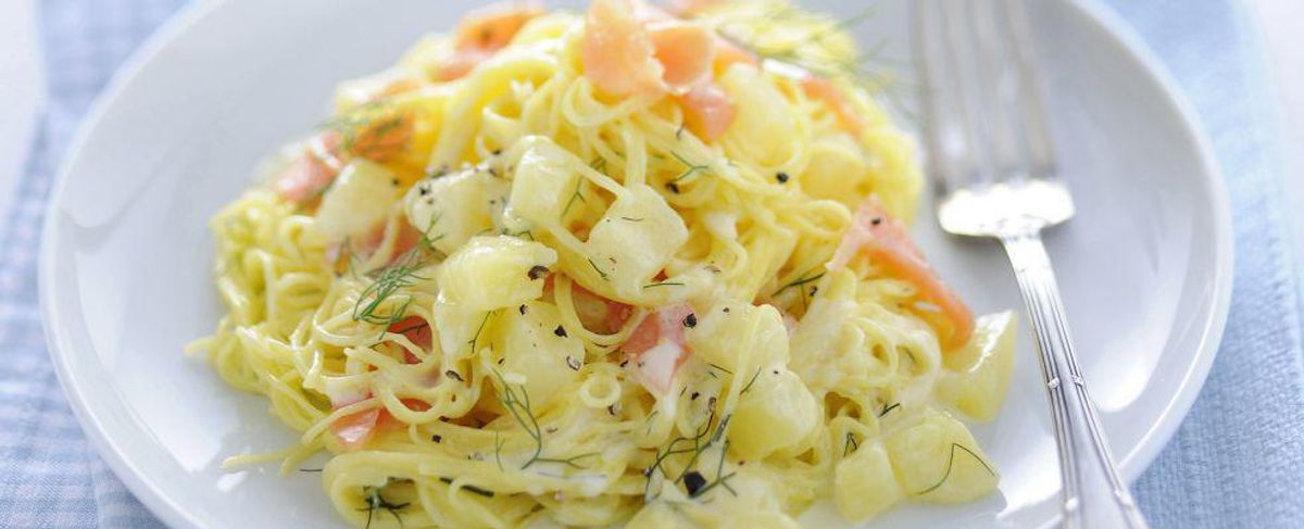 Smoked salmon and dill tagliolini