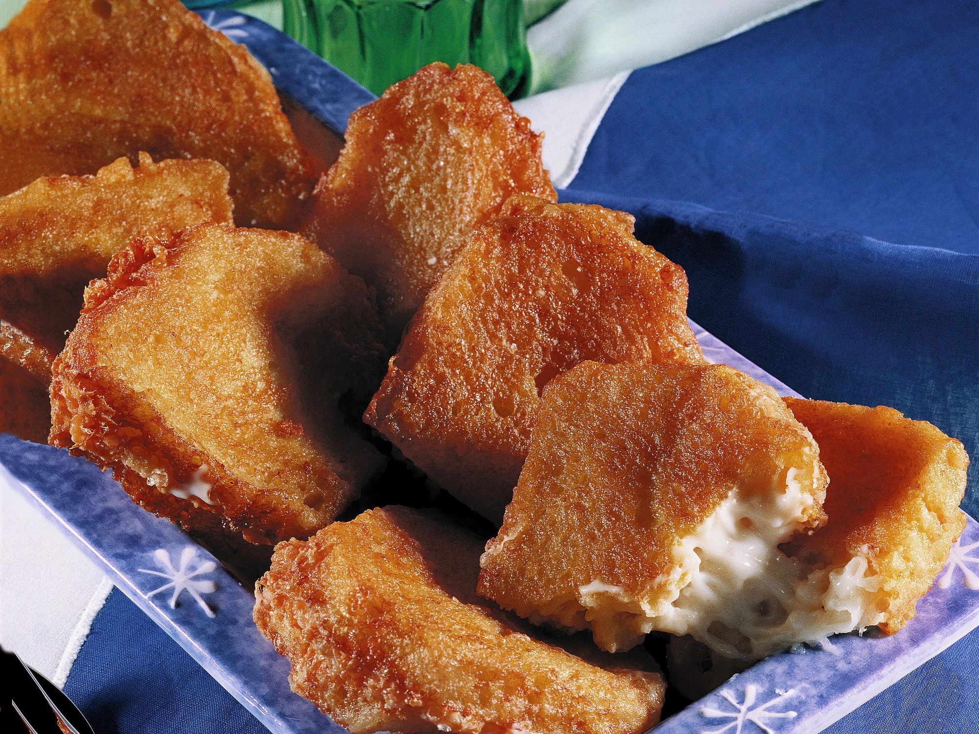 Mozzarella in carrozza (fried mozzarella sandwich)