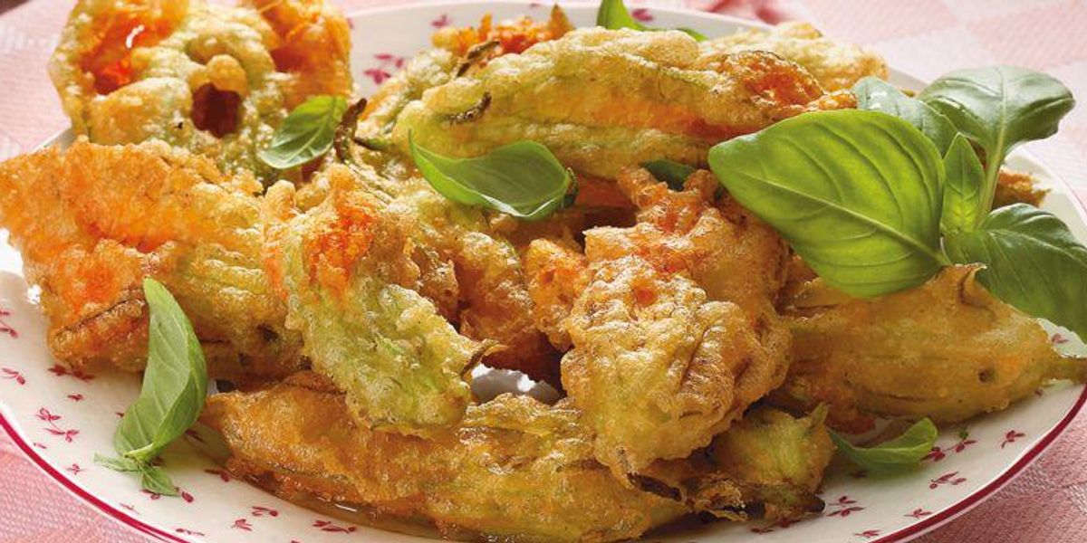 Stuffed courgette flowers with anchovies
