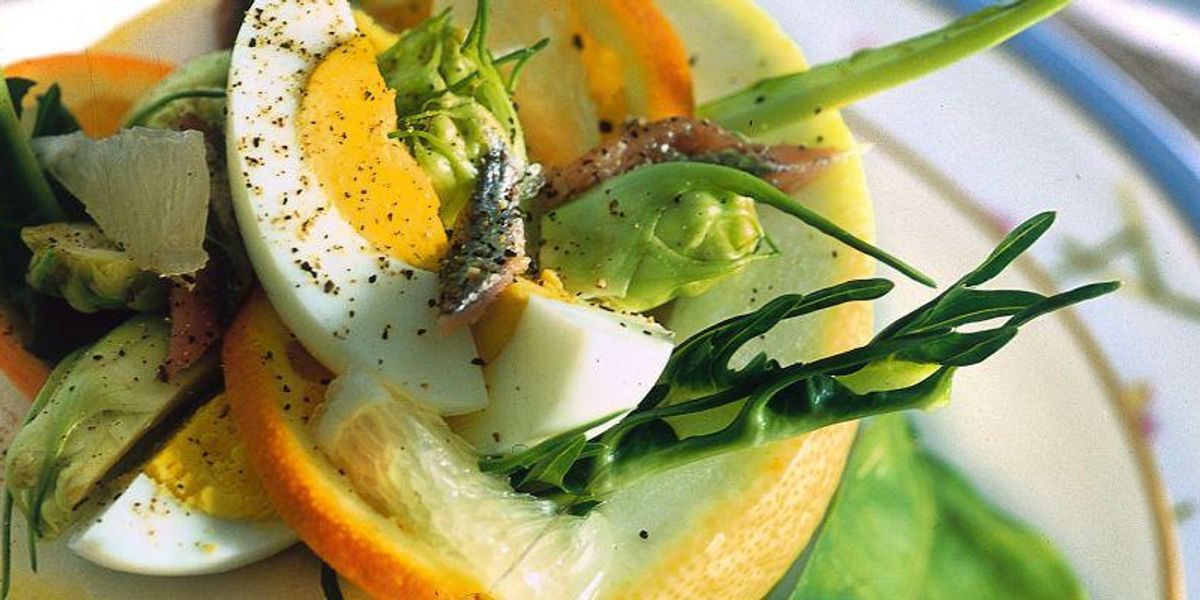 Mixed salad with citrons and hard-boiled eggs