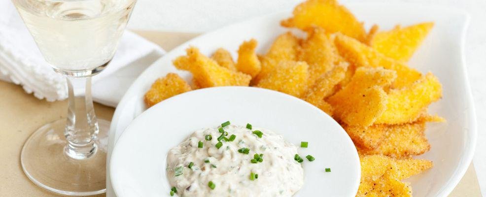 Crunchy polenta chips & porcino mushroom mousse