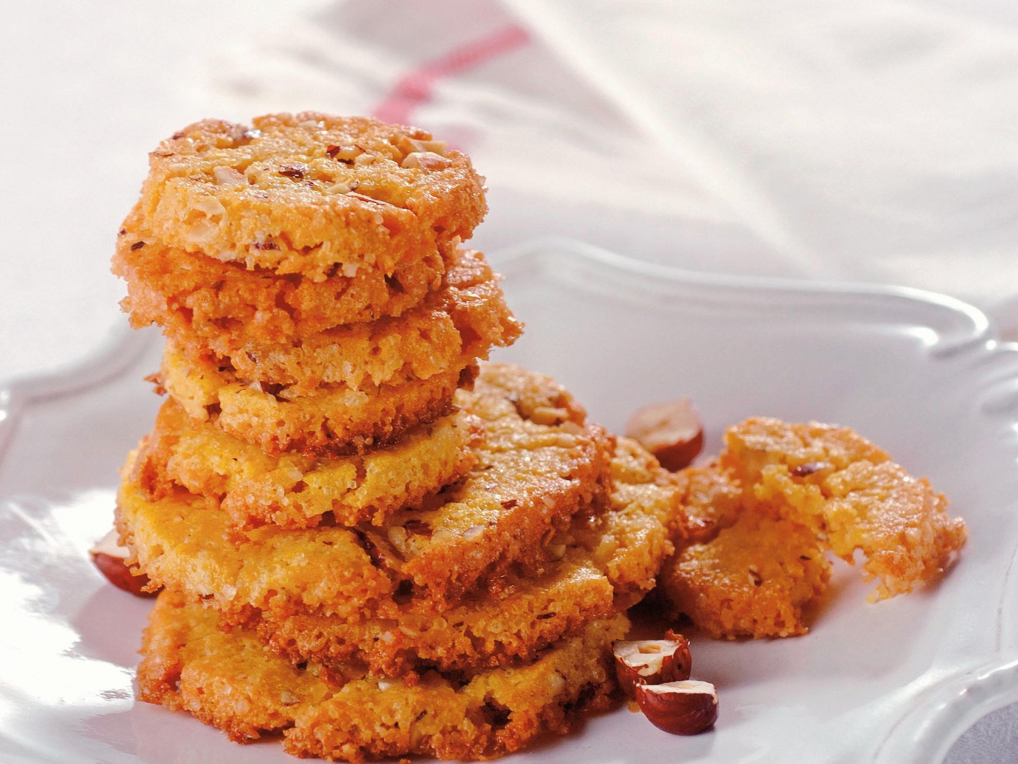 Corn and hazelnut cookies