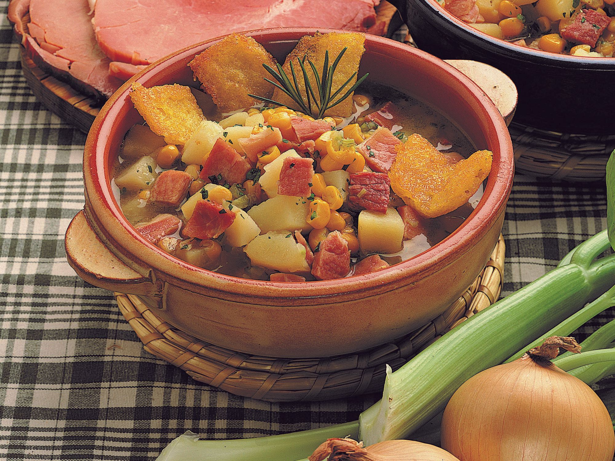 Corn soup with tomato and chicken