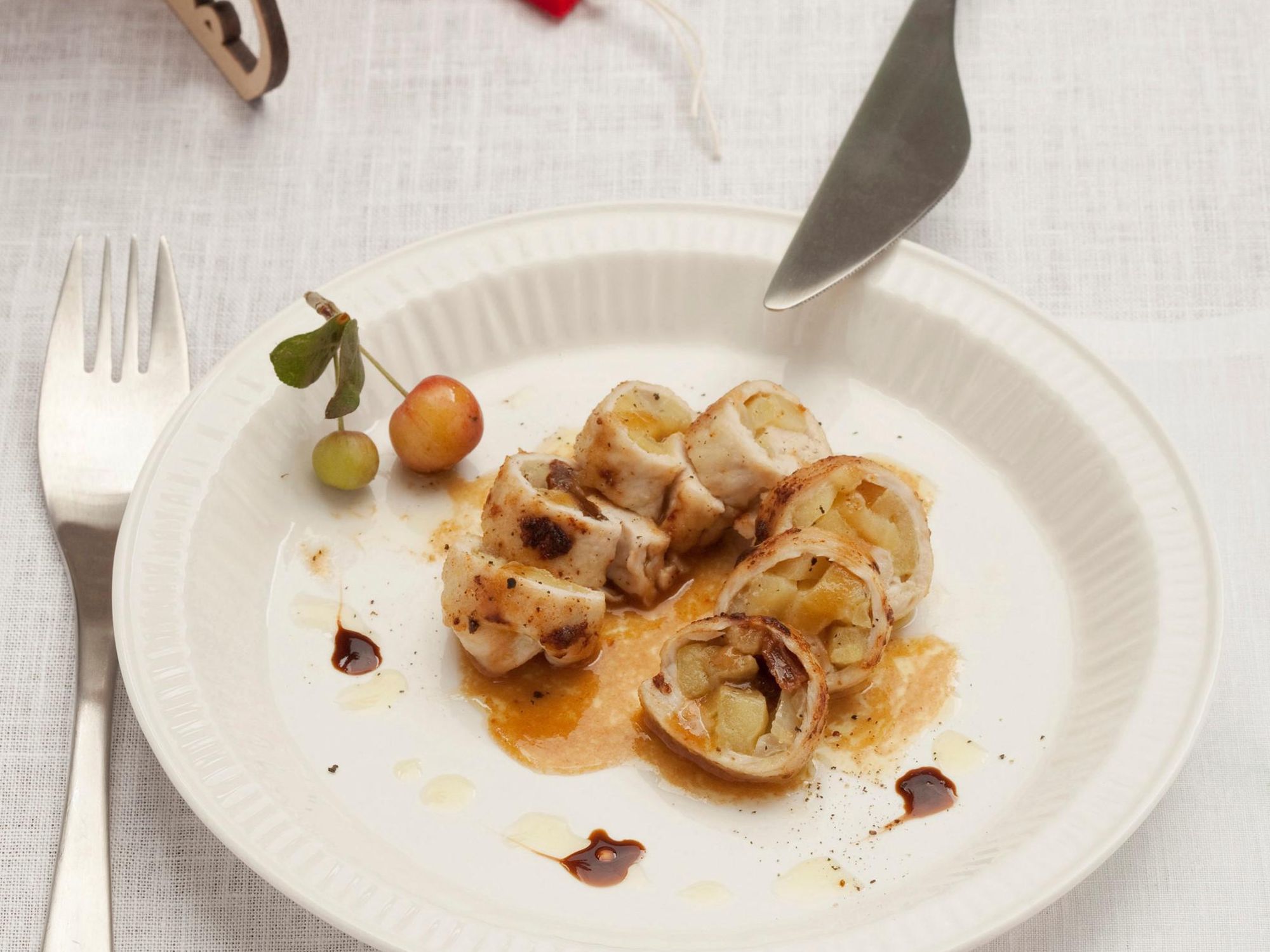 Turkey and chutney rolls